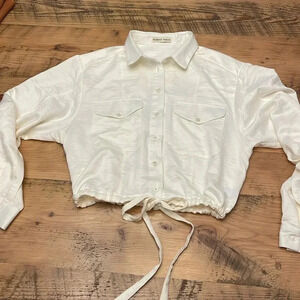 RedBerry Fashion cream button crop blouse small